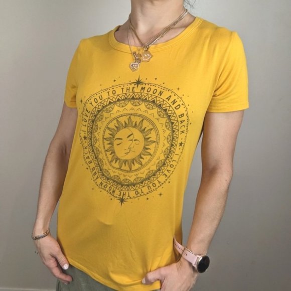 ๐๐ตSOFT boho moon tee size medium - Picture 2 of 4